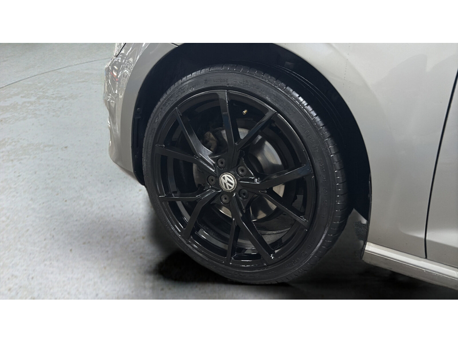 2017 Volkswagen Golf 1.2TSI 3DR 85HP Trendline €12,900