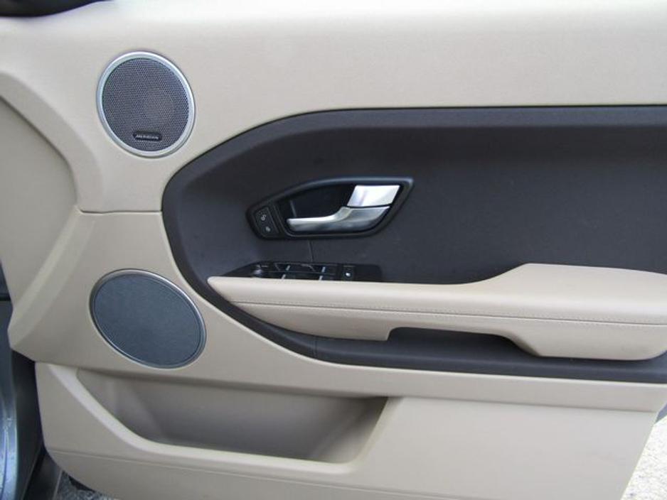 2014 Land Rover Range Rover Evoque - image 32