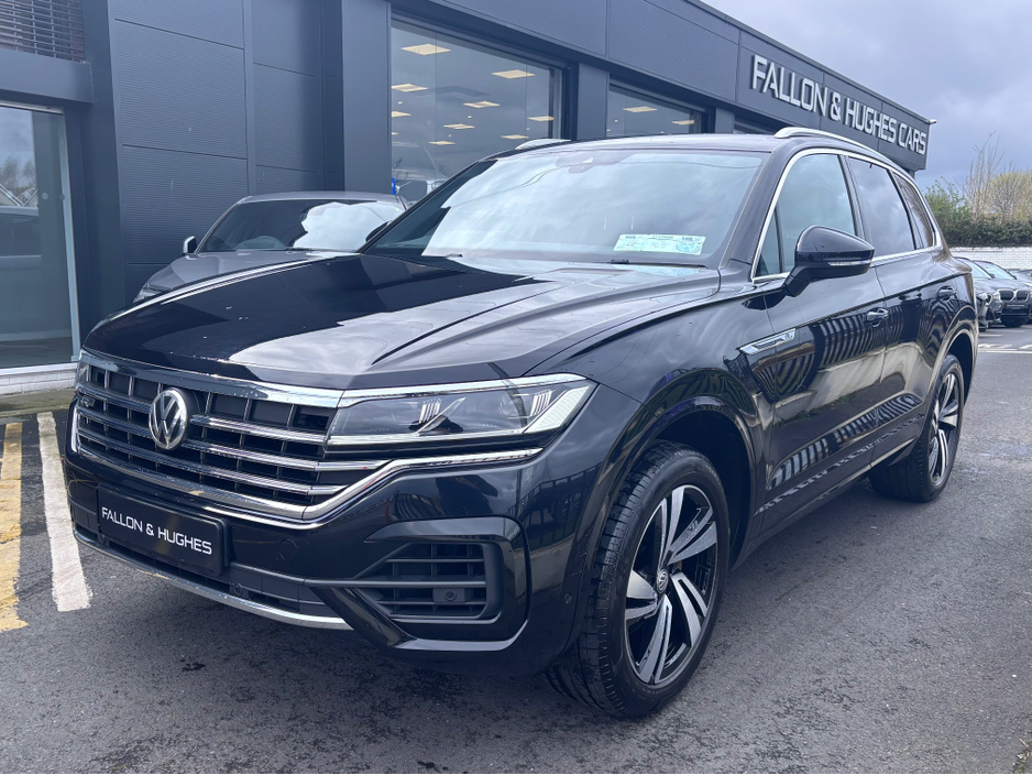 2018 Volkswagen Touareg - image 6
