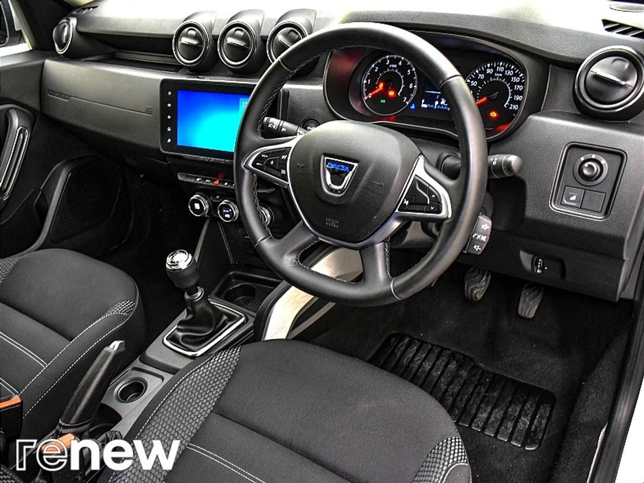 2022 Dacia Duster - image 6