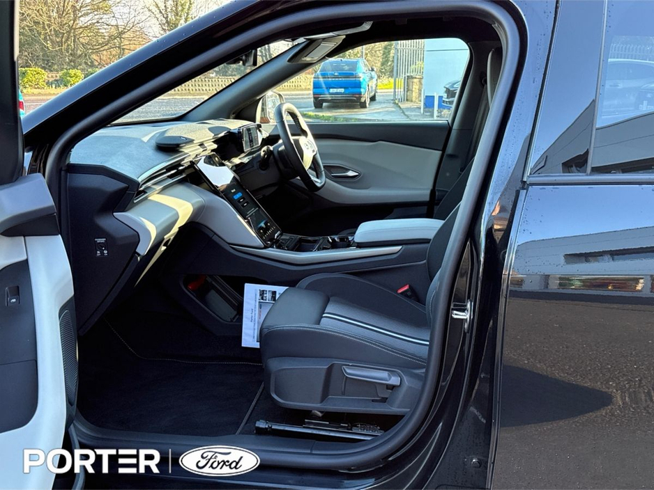 2026 Ford Capri SELECT *627 KLMS RANGE*