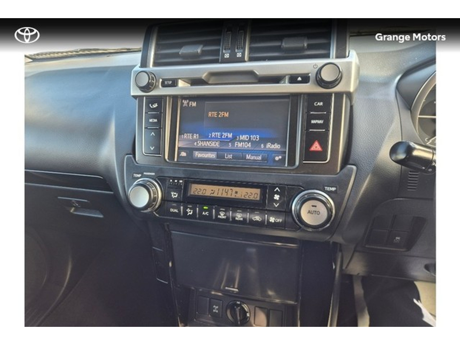 2016 Toyota Landcruiser - image 15