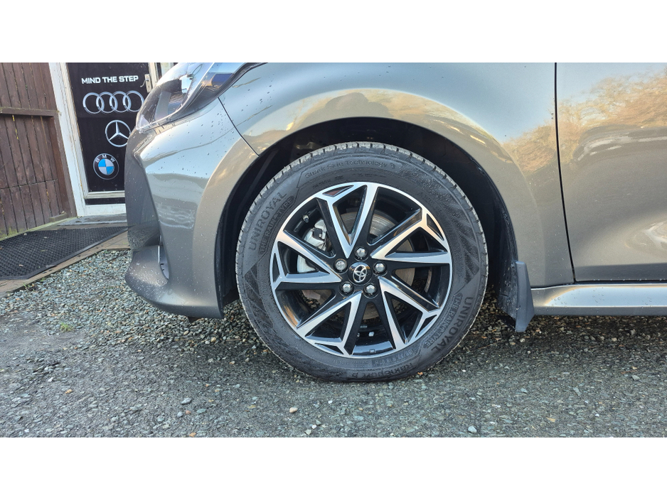 2022 Toyota Yaris 1.5 LUNA SPORT 4DR A €17,500