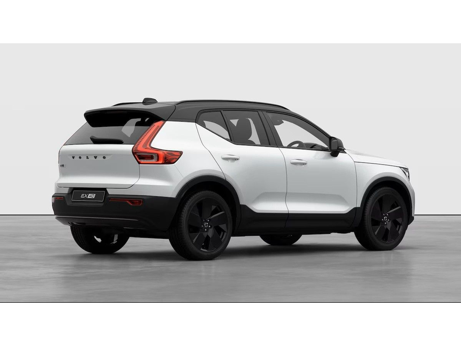 2026 Volvo EX40 - image 3