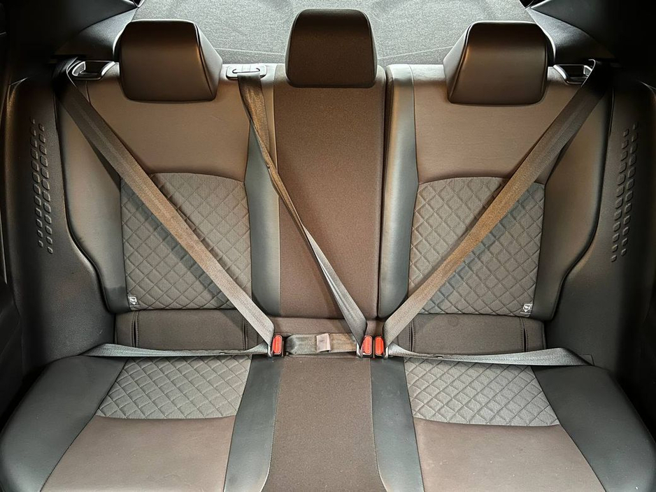 2018 Toyota C-HR 1.8 HYBRID // SERVICE HISTORY // 18" DIAMOND CUT ALLOYS // ADAPTIVE CRUISE CONTROL €17,750