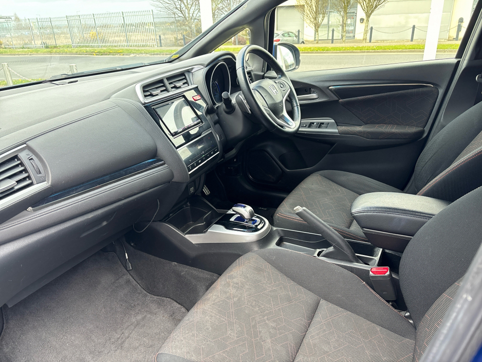 2014 Honda Fit - image 2