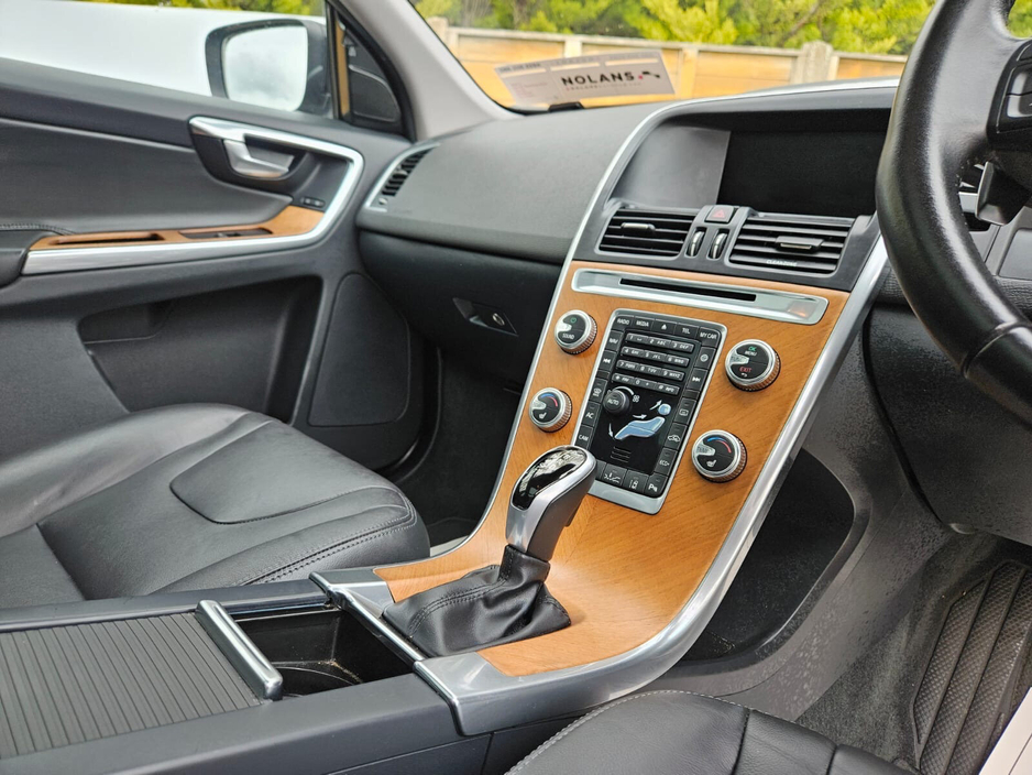 2016 Volvo XC60 - image 21