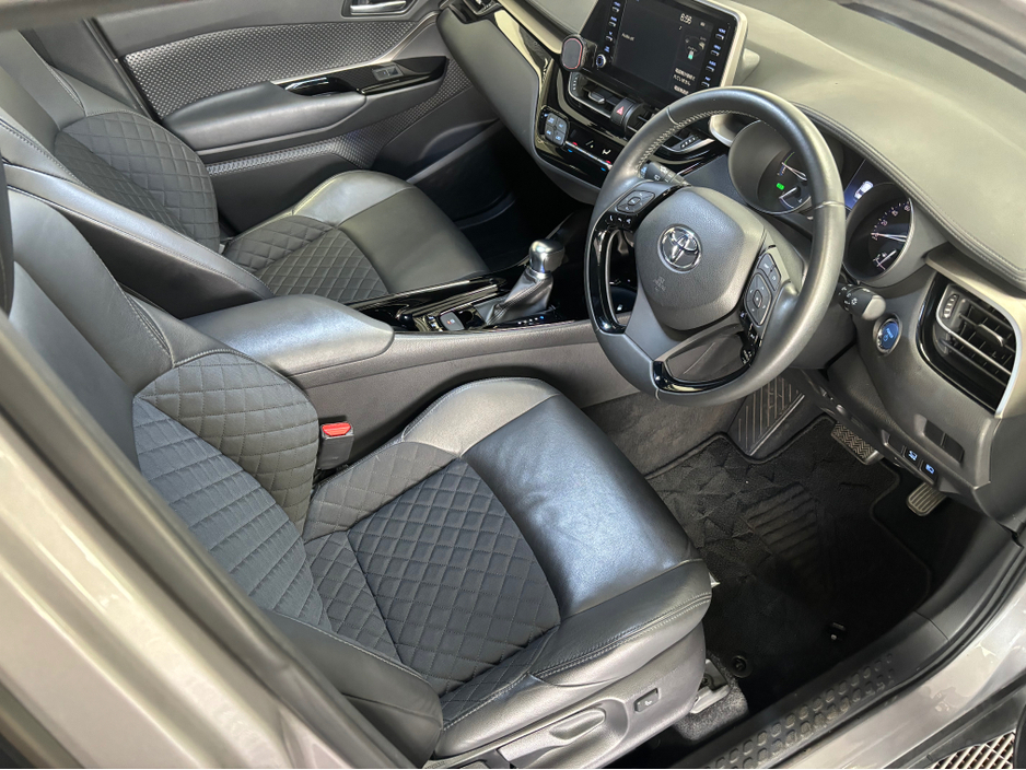 2020 Toyota C-HR - image 6