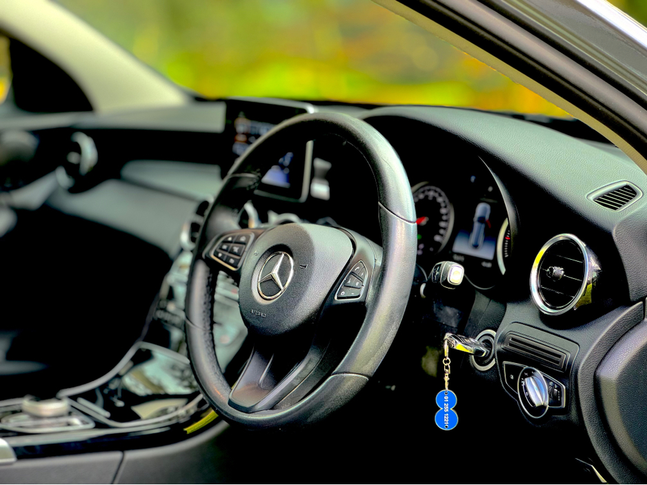 2018 Mercedes-Benz C Class - image 4