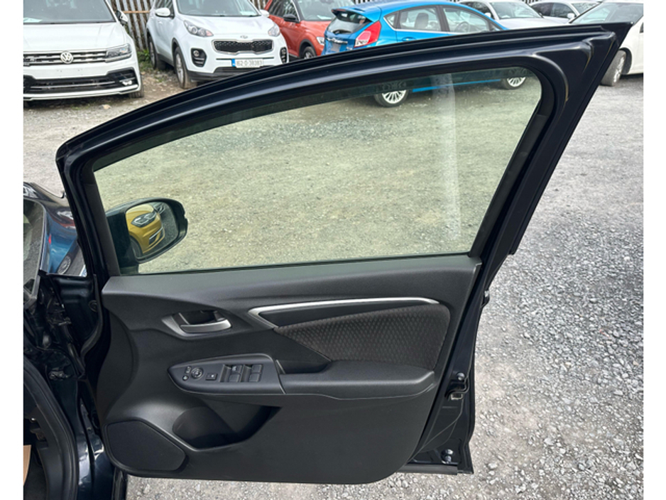 2019 Honda Fit - image 7