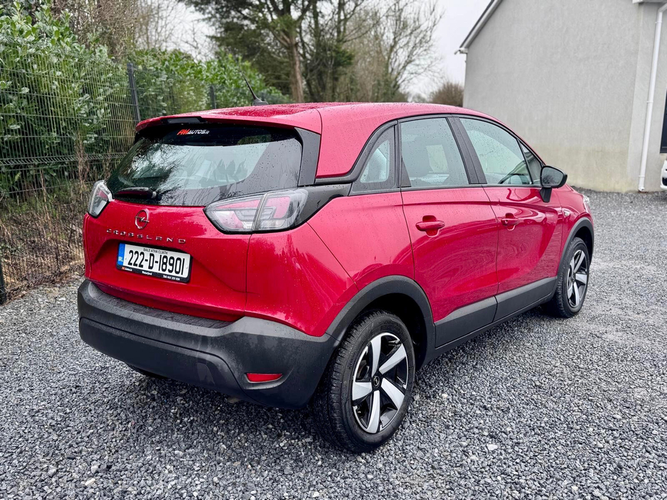 2022 Opel Crossland - image 7