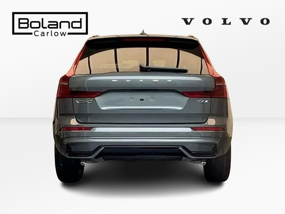 2026 Volvo XC60 - image 12