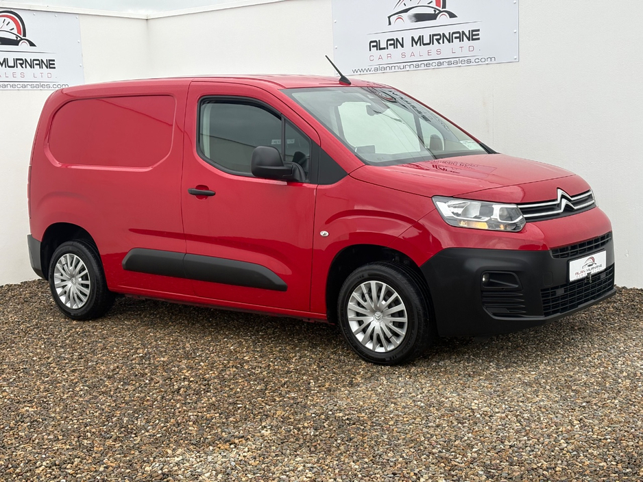 2022 Citroen Berlingo - image 2