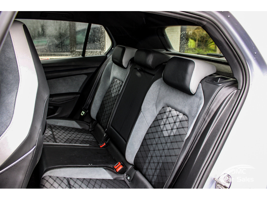 2024 Volkswagen Golf - image 25