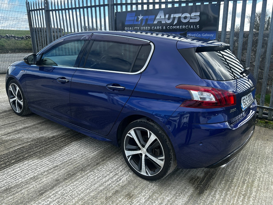 2015 Peugeot 308 - image 3