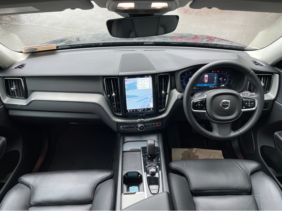 2023 Volvo XC60 - image 8