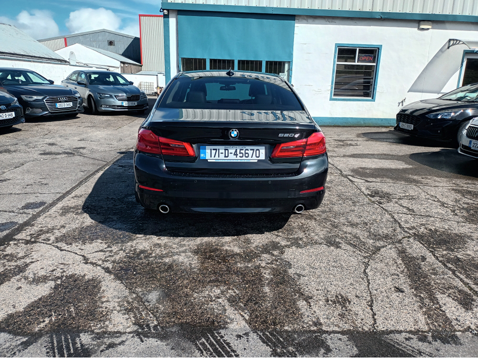 2017 BMW 5 Series - image 7