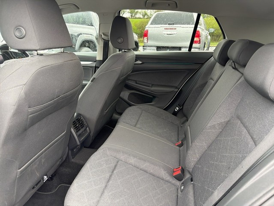 2024 Volkswagen Golf - image 7