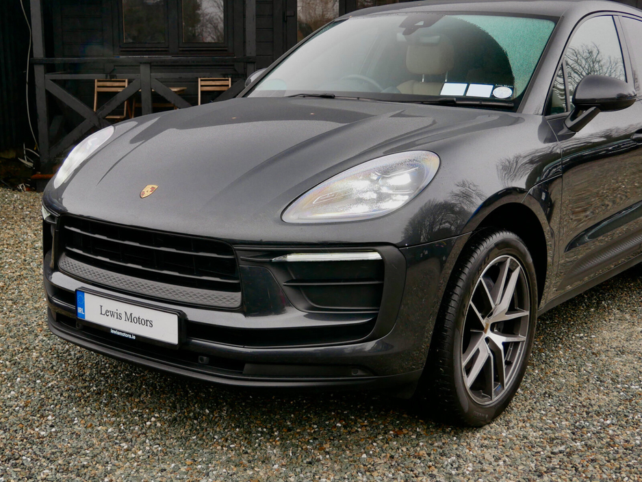 2023 Porsche Macan Macan T €69,950