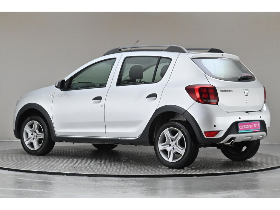 2017 Dacia Sandero Stepway - image 6