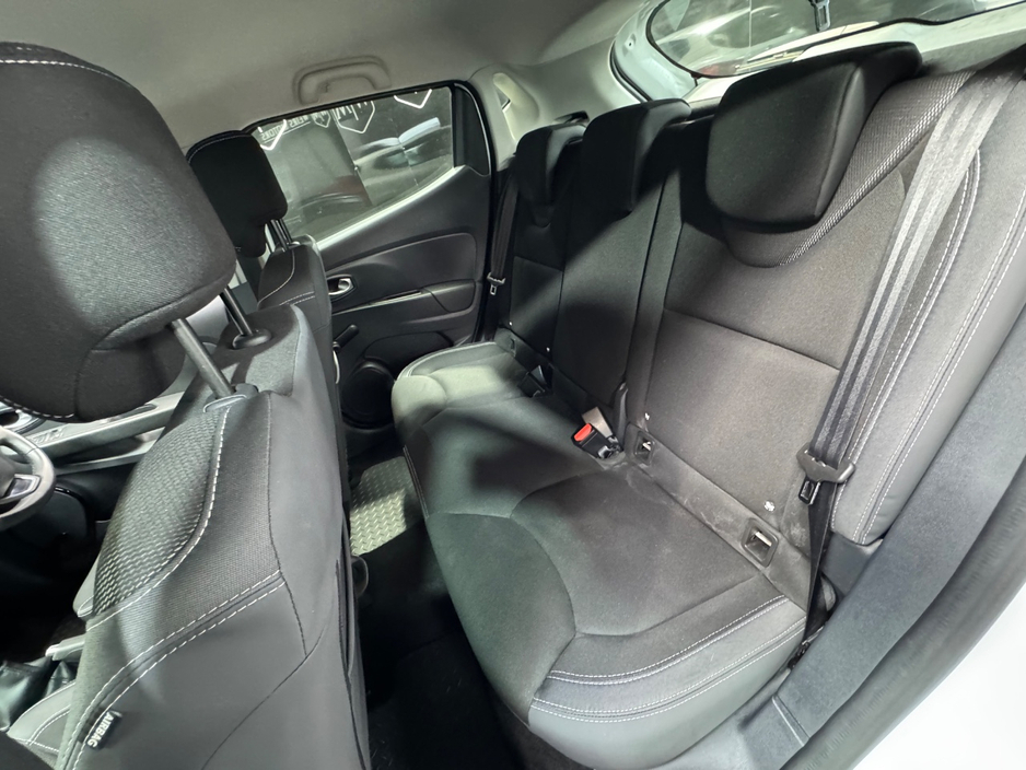 2017 Renault Clio - image 17