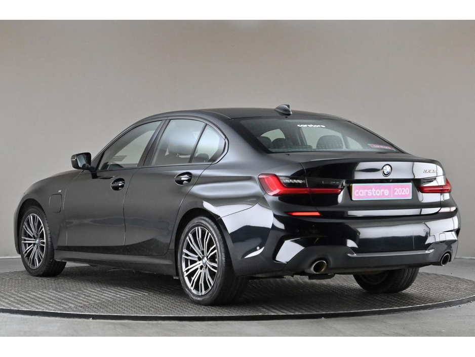 2020 BMW 3 Series - image 6