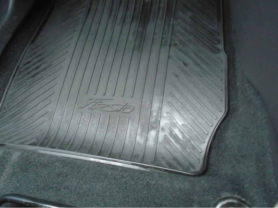 2013 Ford Fiesta 1.25 ZETEC 82PS 5DR ARGENTO €7,950