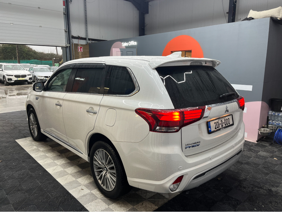 2020 Mitsubishi Outlander €23950 2020 MITSUBISHI OUTLANDER PHEV G 2.4 AUTOMATIC / CRUISE CONTROL / 360° PARKING CAMERA / ELECTRIC HEATED SEATS / HEATED STEERING WHEEL / PADDLE SHIFTERS €23,950