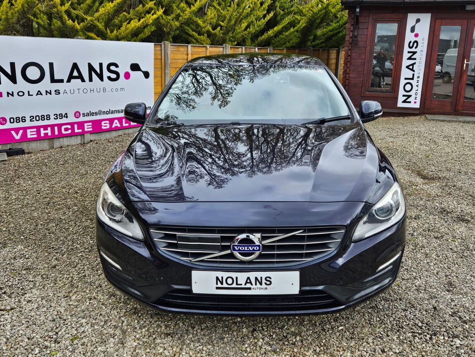 2016 Volvo V60 - image 6