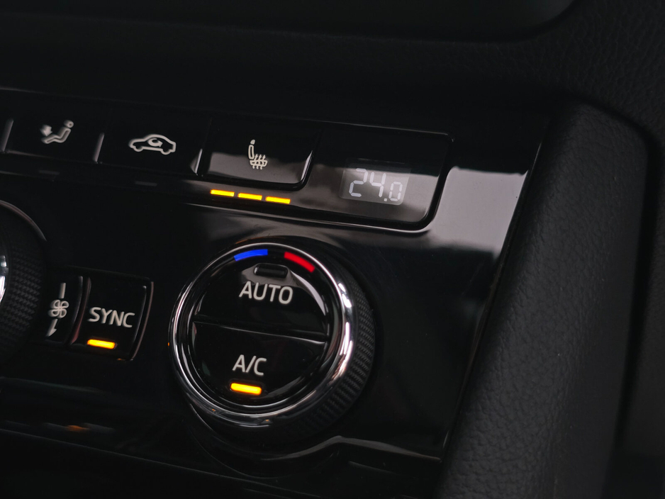 2018 Skoda Superb - image 29