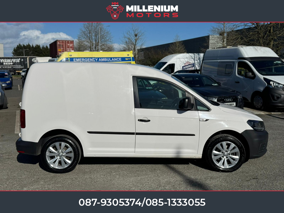 2018 Volkswagen Caddy - image 2