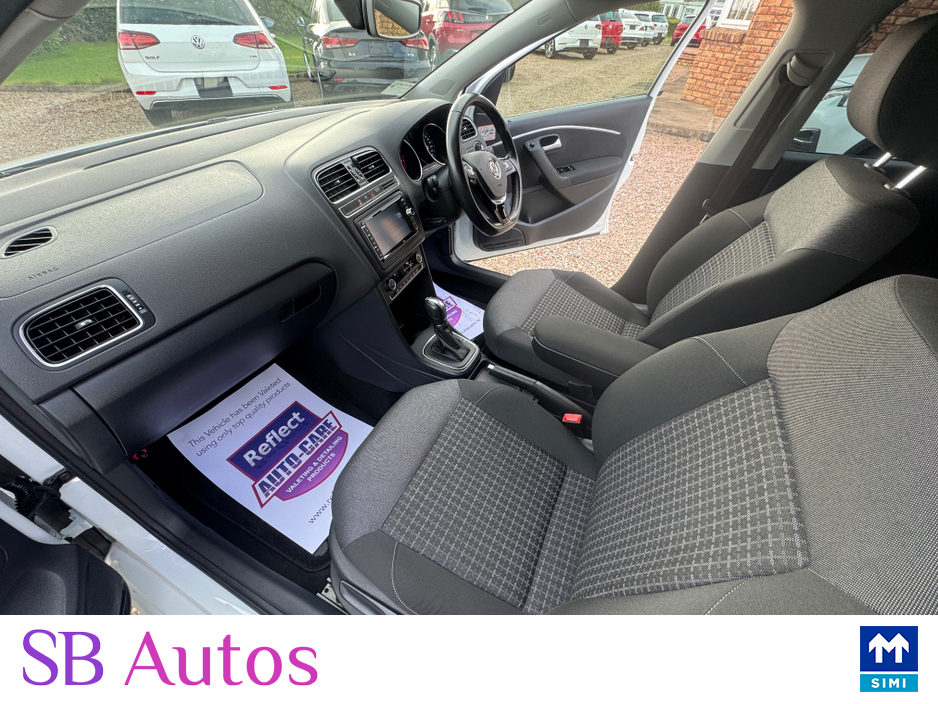 2015 Volkswagen Polo - image 13