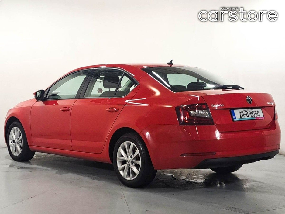 2021 Skoda Octavia - image 5