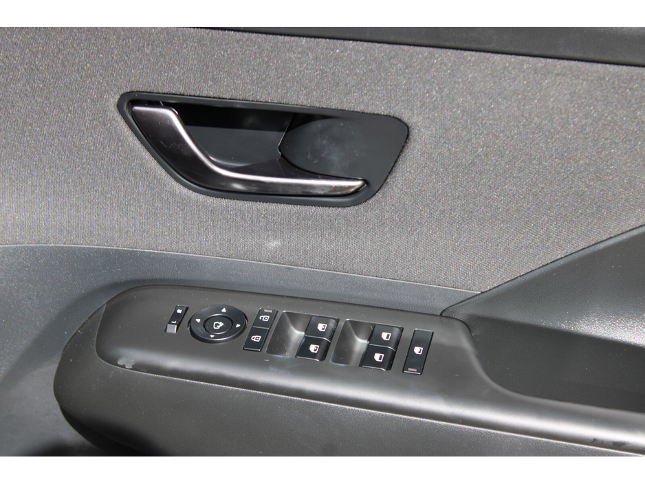 2024 Hyundai Kona - image 15