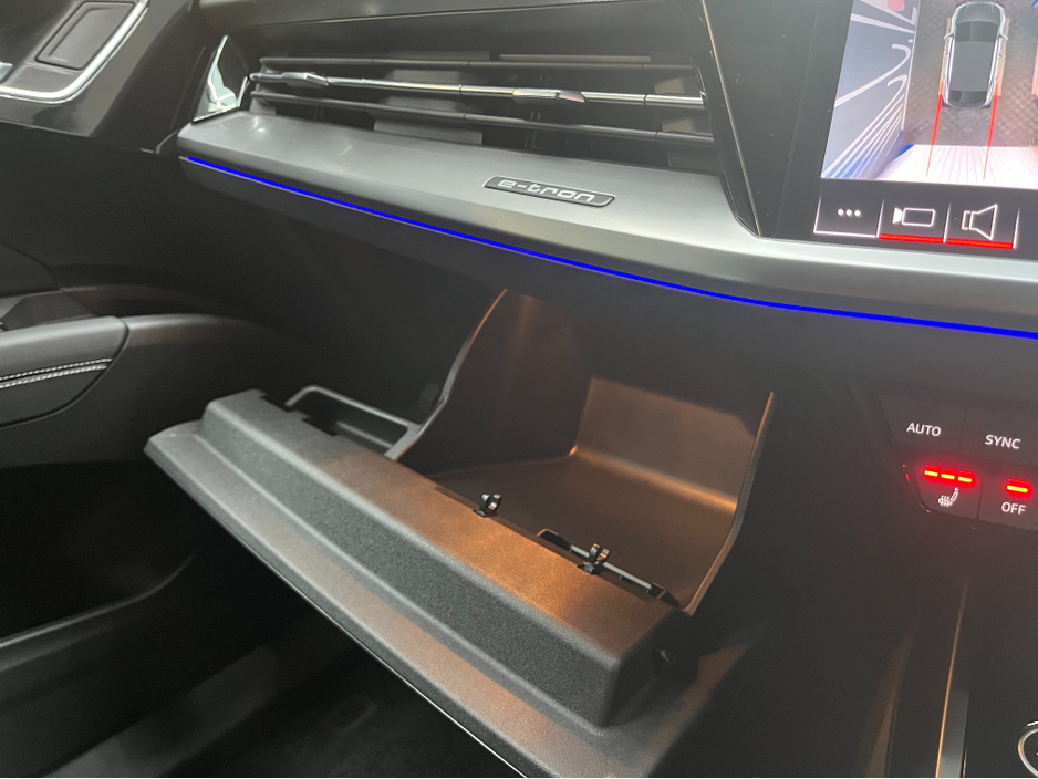 2024 Audi Q4 e-tron €39950! 2024 AUDI Q4 E-TRON SPORTBACK ELECTRIC AUTOMATIC / CRUISE CONTROL / 360° PARKING CAMERA / HEATED SEATS / APPLE CARPLAY / PADDLE SHIFTERS / AMBIENT LIGHTS €39,950