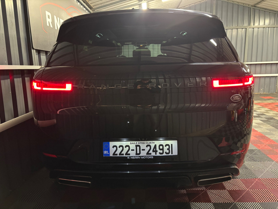 2022 Land Rover Range Rover Sport - image 2