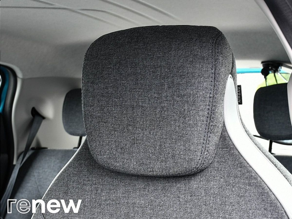 2020 Renault Zoe - image 20