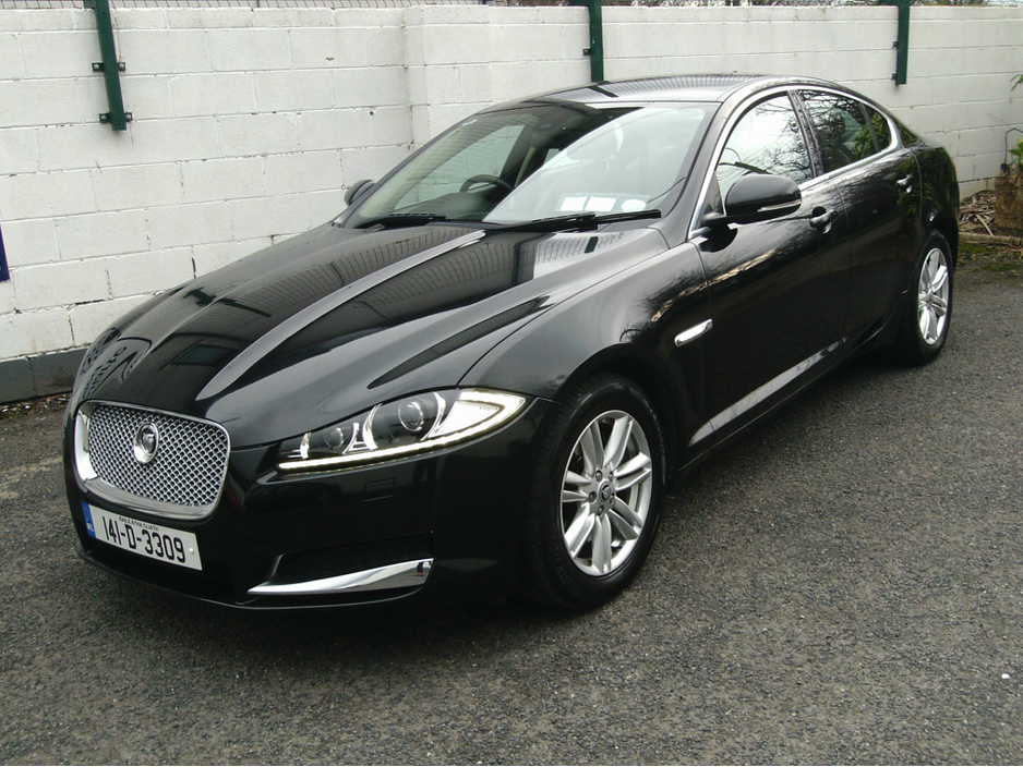 2014 Jaguar XF - image 5