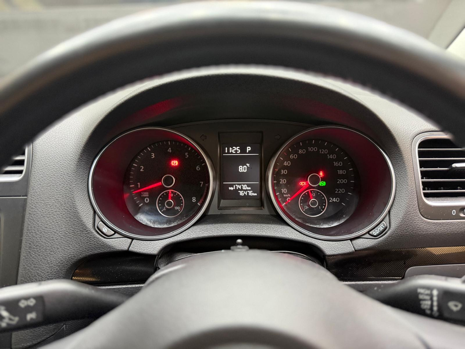 2011 Volkswagen Golf - image 13