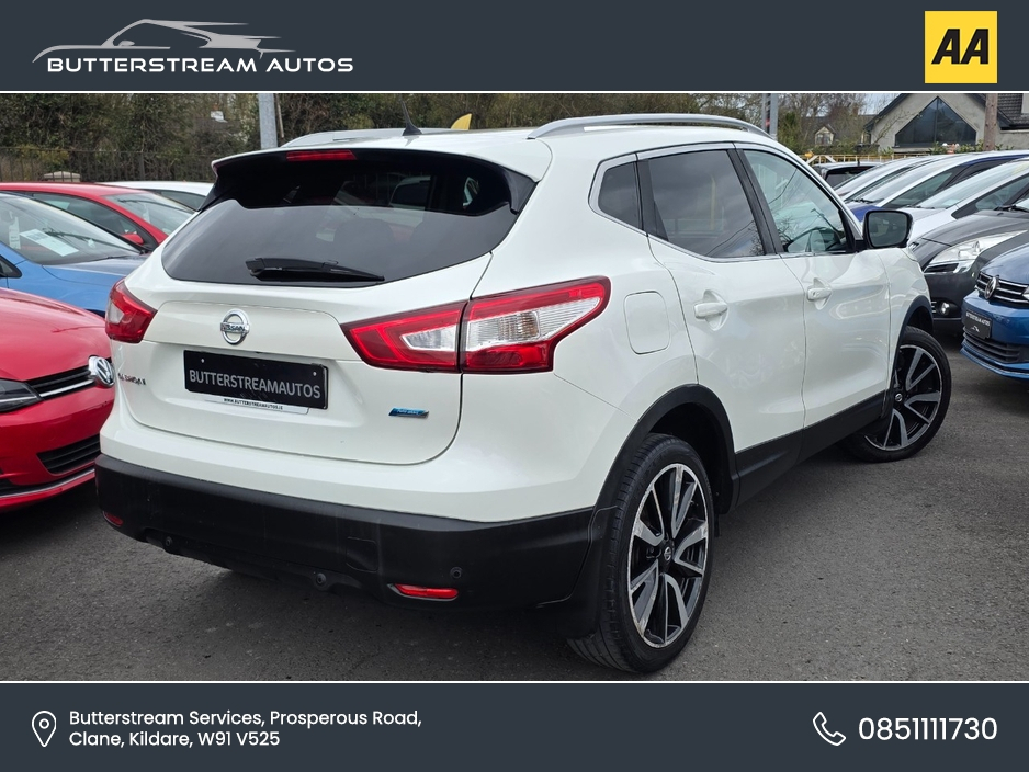 2015 Nissan Qashqai - image 2