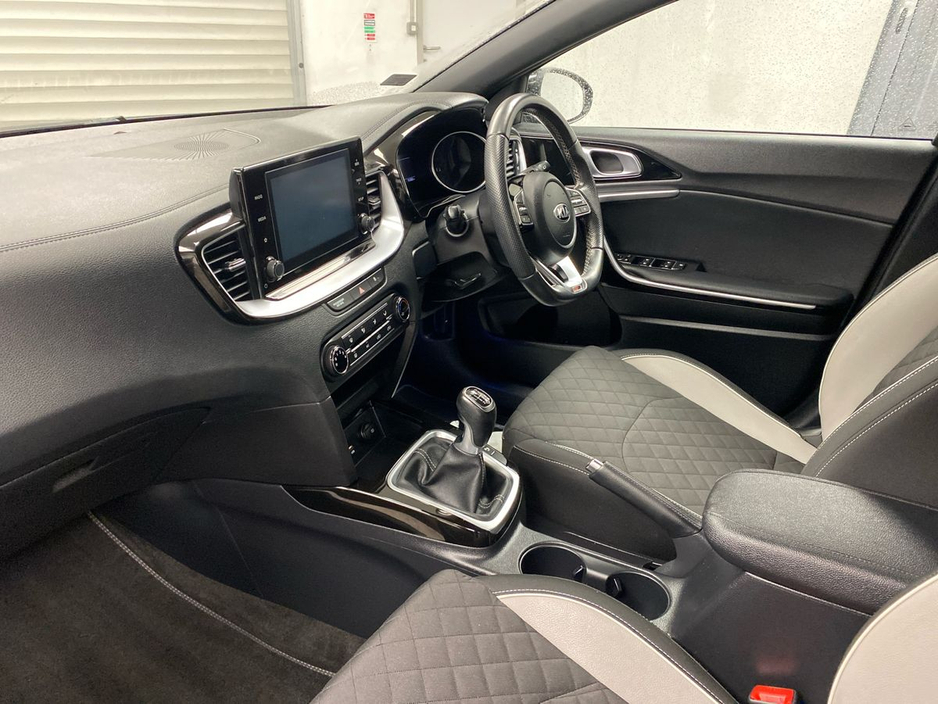 2021 Kia Ceed - image 7