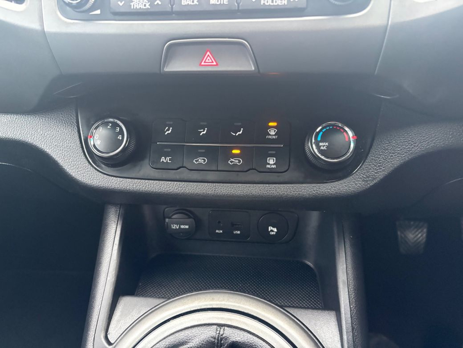 2015 Kia Sportage 1.7 EXL 4DR, Rear Parking Sensors, Reversing Camera, Multi-Function Steering Wheel, Air Conditioning, Alloy Wheels, €12,900