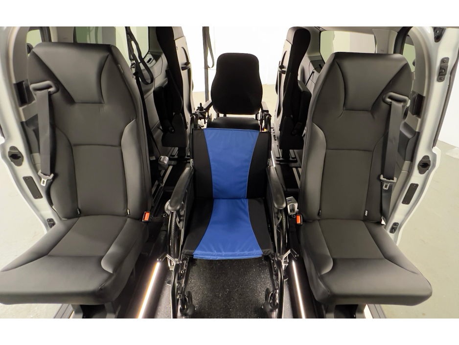 2026 Ford Tourneo Custom Titanium RE Twin - Mid Row (Private)