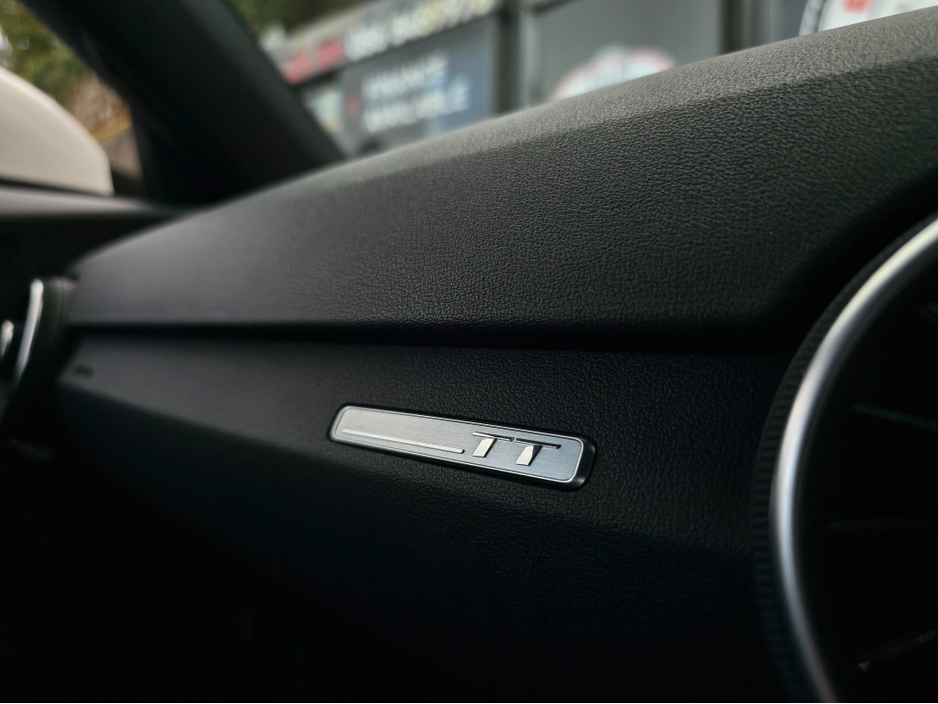 2016 Audi TT - image 27