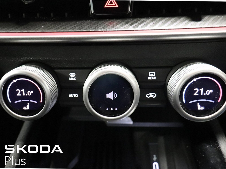 2025 Skoda Superb - image 22