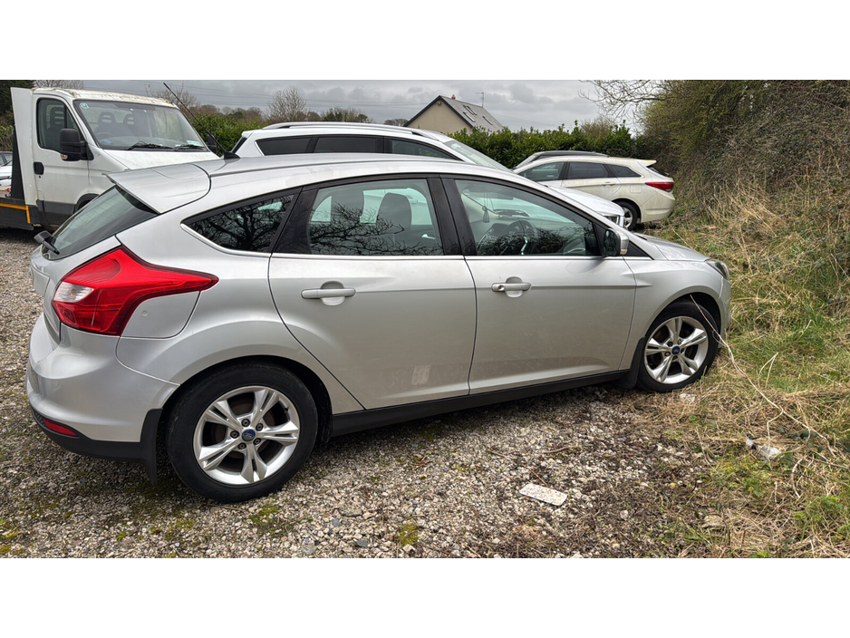 2012 Ford Focus - image 4