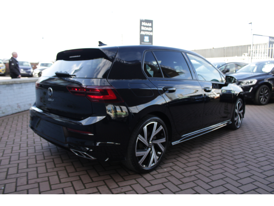 2023 Volkswagen Golf - image 4