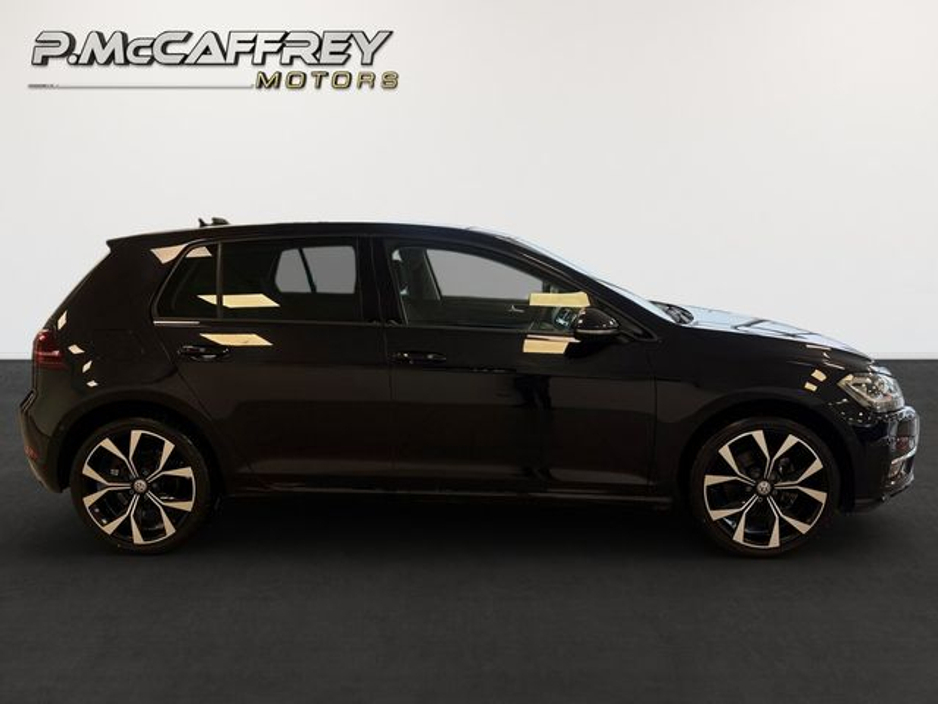 2019 Volkswagen Golf - image 4