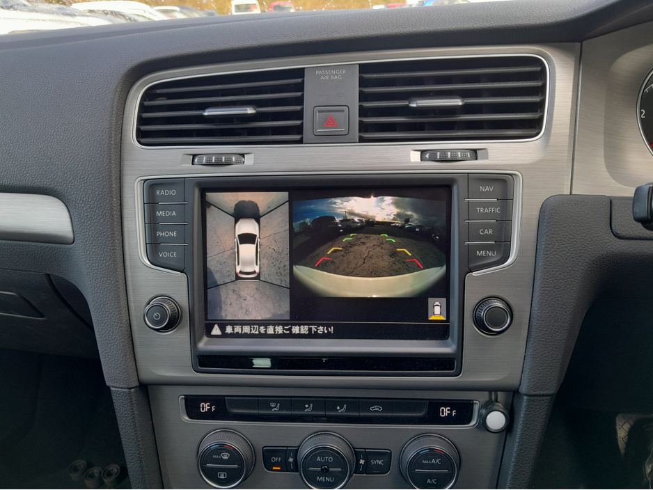 2016 Volkswagen Golf - image 13