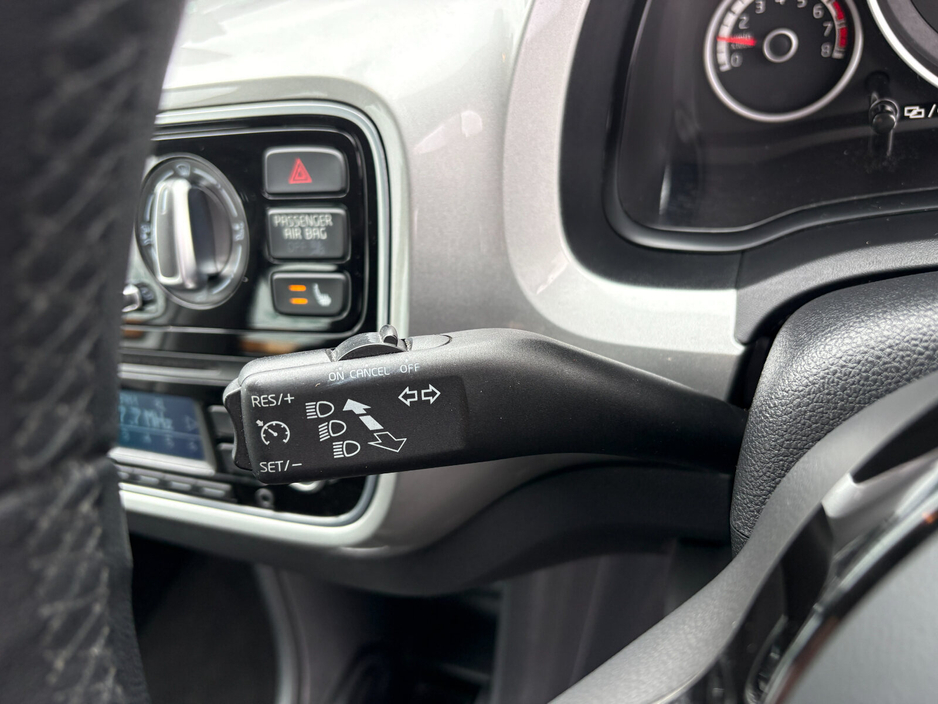 2015 Volkswagen up! - image 13